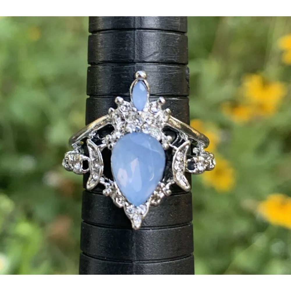 Elaborate Moonstone Crown Fashion Ring. Silver Tone With Clear Crystals Size 7.5